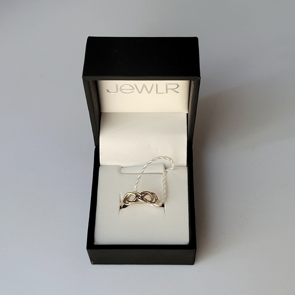 14k Gold Infinity Knot Ring - Size 5 - Picture 5 of 7